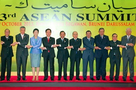 Prime Minister Nguyen Tan Dung attends 23rd ASEAN summit - ảnh 1